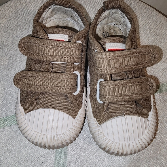 Comfy Tan Kids Sneakers - Picture 6 of 8